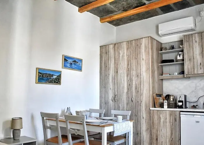 Sea-view Rooftop Terrace *